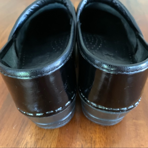 Dansko Professional Ladies Shoes - Picture 4 of 12